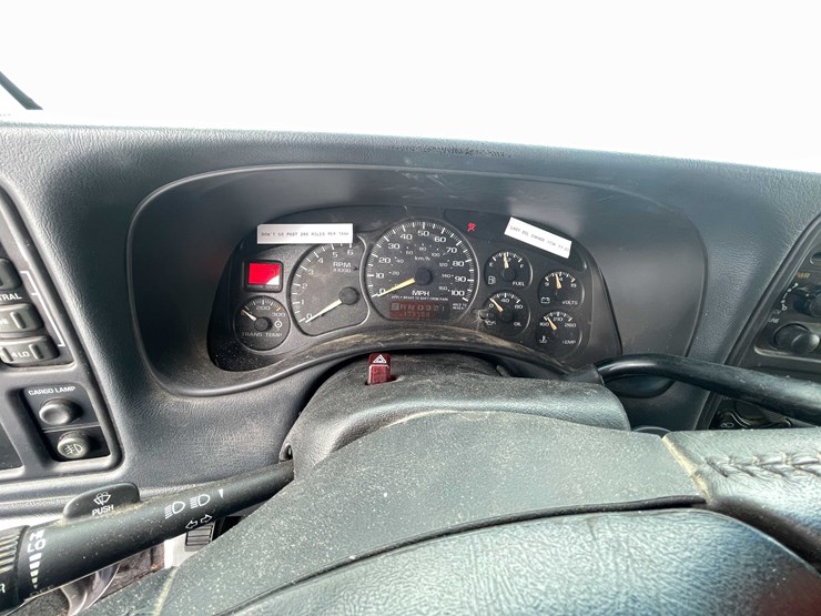 2002-chevrolet-2500-image-63