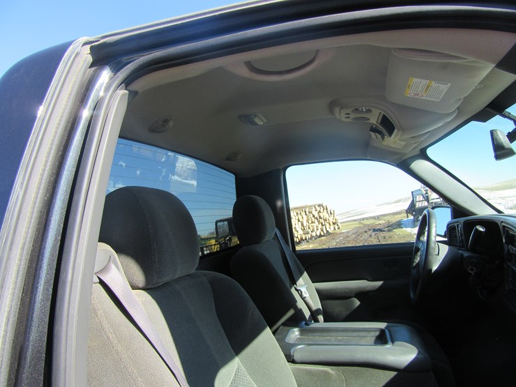 2004-chevrolet-2500-image-41