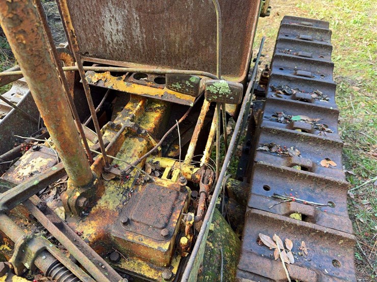 caterpillar-2-ton-crawler-image-19