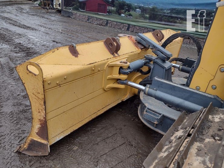 2012-deere-700k-lgp-image-22