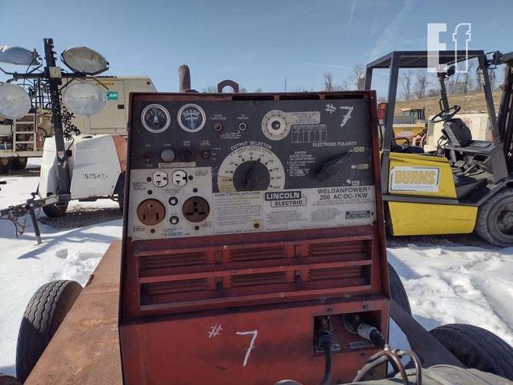 lincoln-weld&power-wp-250-ac/dc-7k-gen-on-trailer-image-8