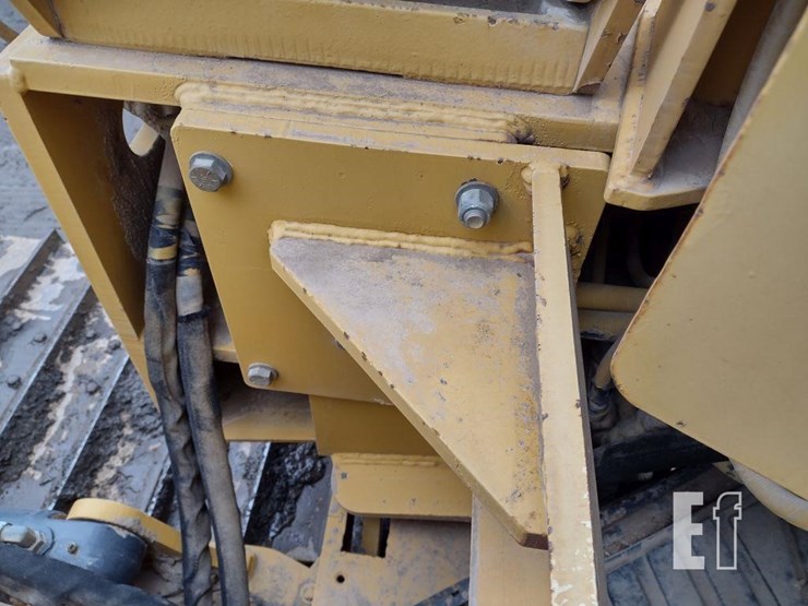 2012-deere-700k-lgp-image-11