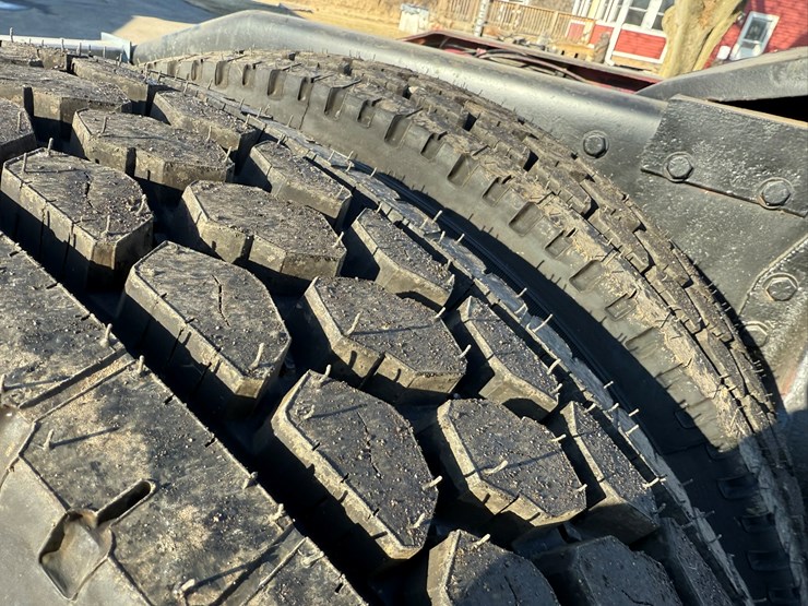 1974-peterbilt-359-image-50