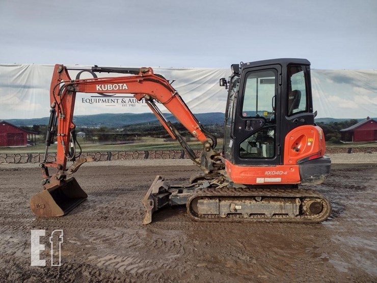 2017-kubota-kx040-4-image-1