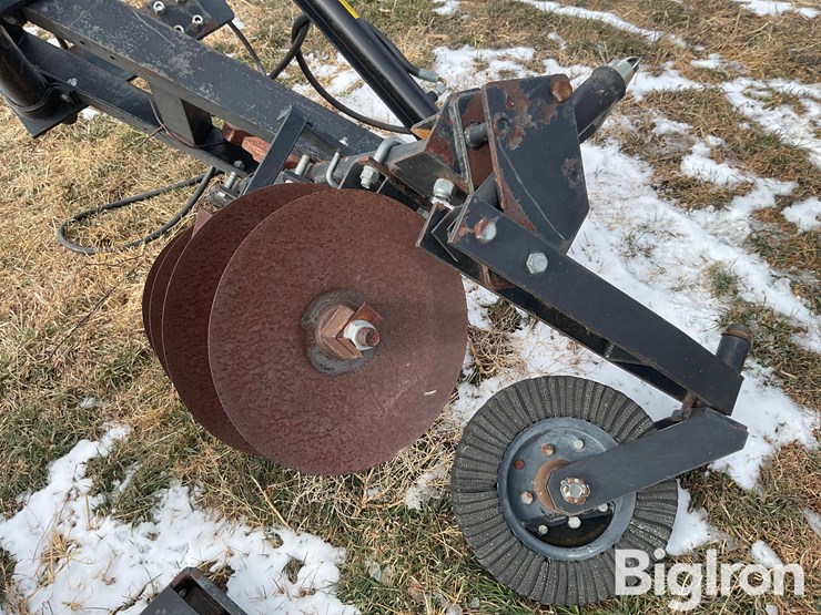 mounted-pivot-track-closer-image-14