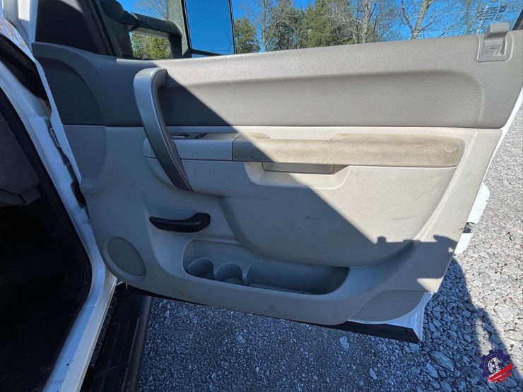 2010-chevrolet-silverado-s/a-service-truck-image-55