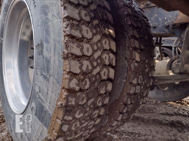 2017-freightliner-122sd-image-28