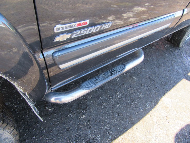 2004-chevrolet-2500-image-8