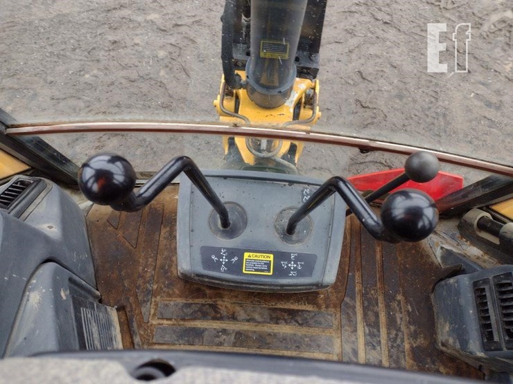 2010-deere-310j-image-10