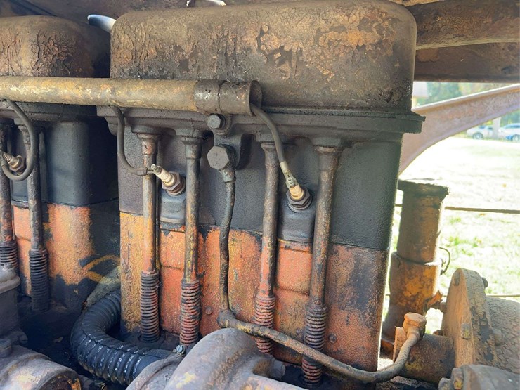 caterpillar-forty-gas-crawler-image-16