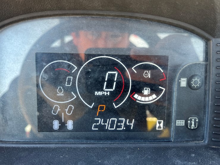 2021-john-deere-gator-image-13