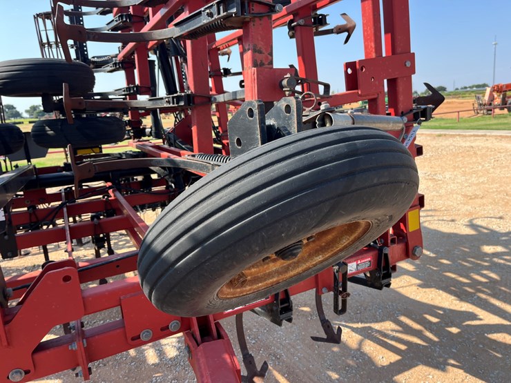 #t15435-•-2010-case-200-cultivator-image-5