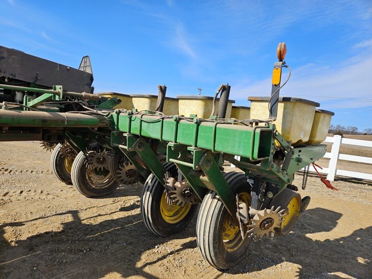 john-deere-7000-image-25