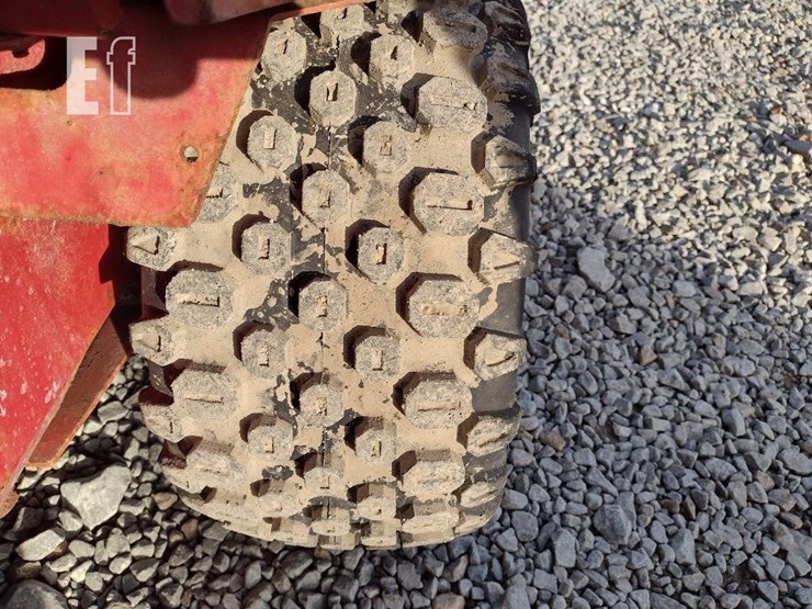 ventrac-3400l-lawn-mower-w/blade-&-broom-image-23