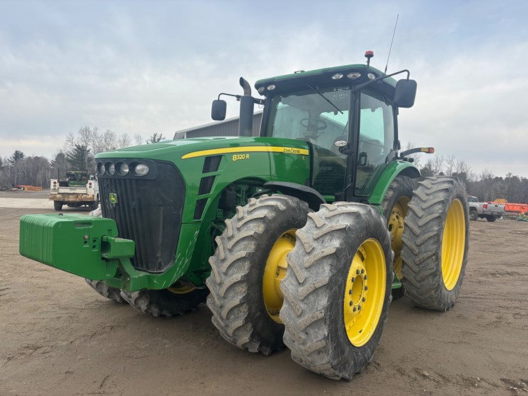 john-deere-8320-image-1