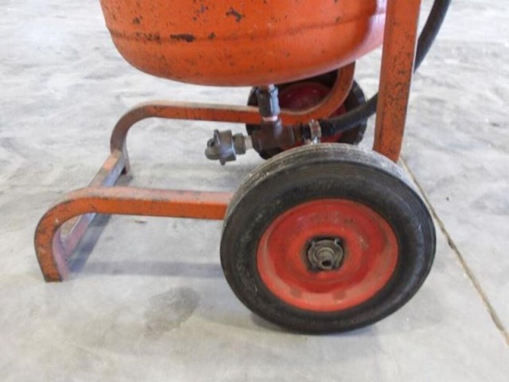 portable-sandblasting-tank(s)-image-14