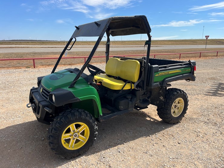 2016-john-deere-gator-image-1