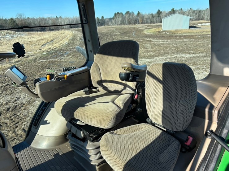 john-deere-8260r-image-13