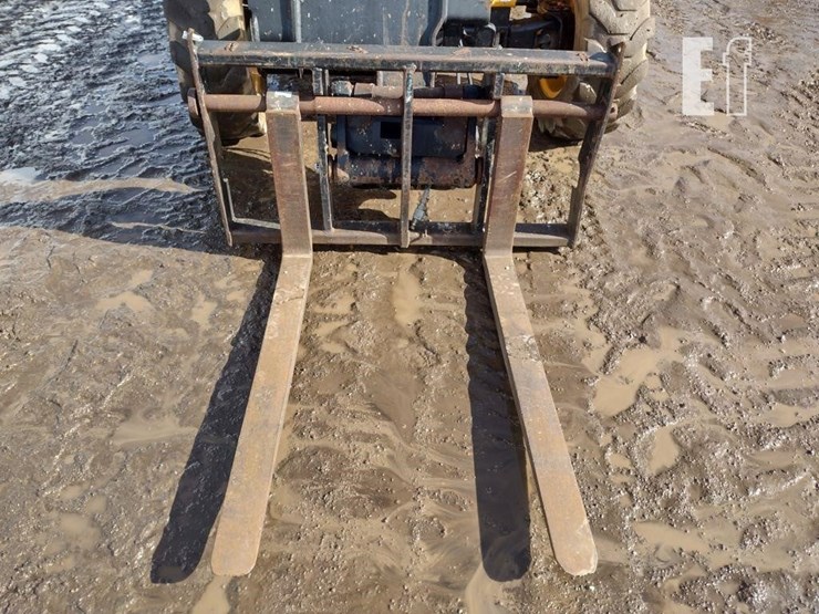 2013-jcb-527-55-image-13