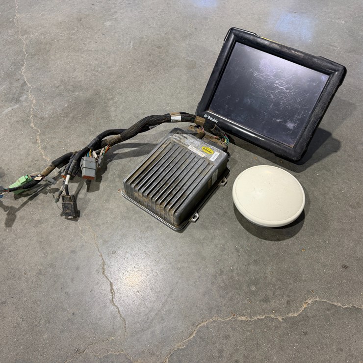 #36599 • Trimble Display, Guidance Receiver ,and NavController II Box