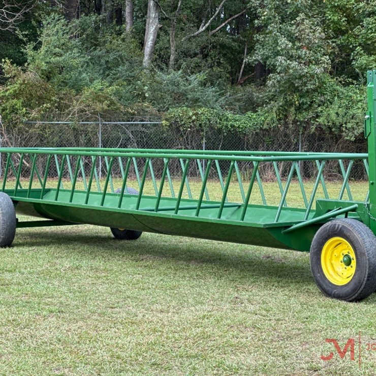 NEW/UNUSED STOLTZFUS 24' SLANT BAR FEEDER WAGON
