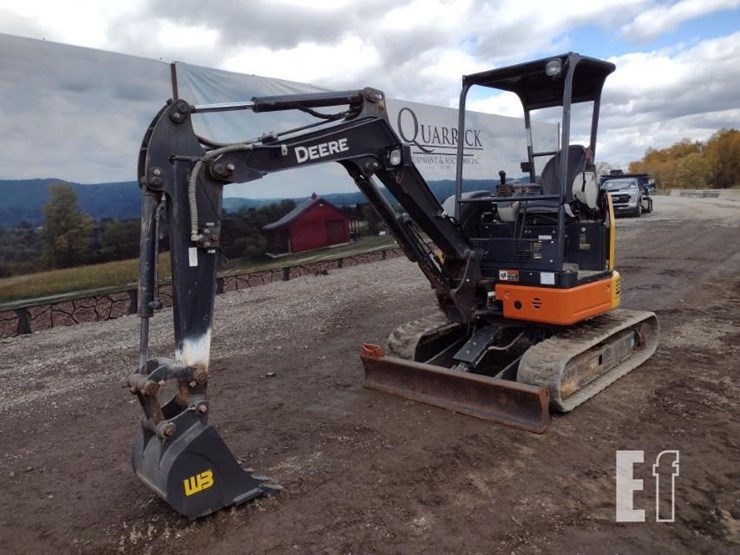 2022-deere-26g-image-46