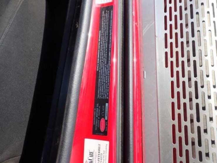 2016-peterbilt-567-image-16