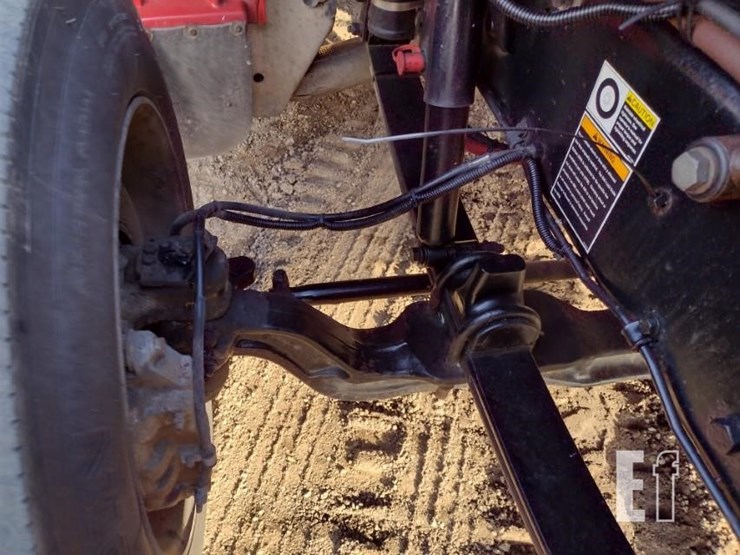 peterbilt-330-image-19