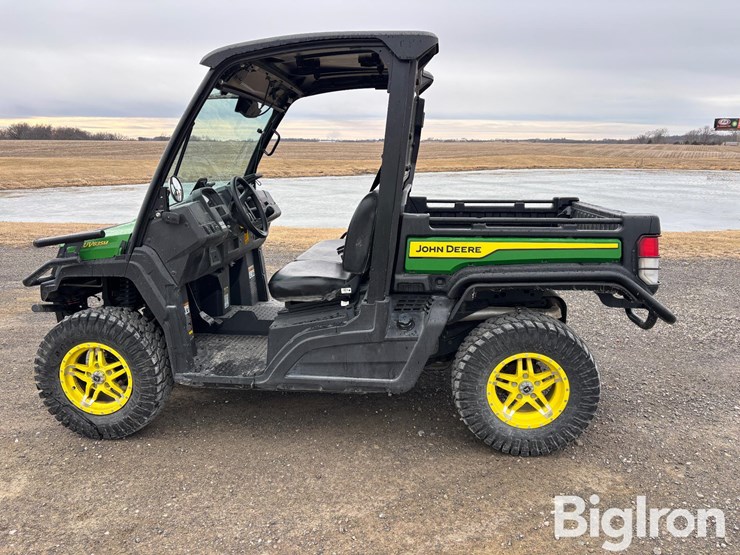 2024-john-deere-gator-image-8