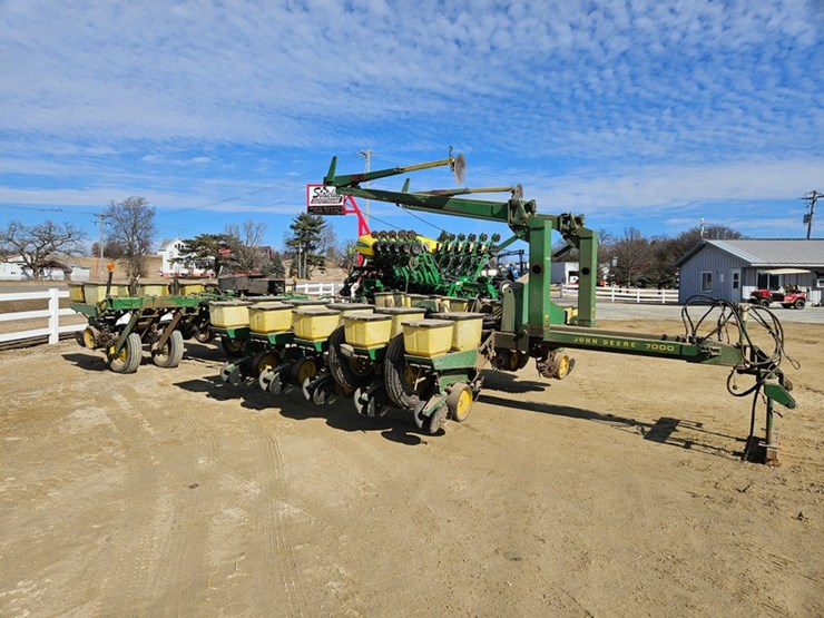 john-deere-7000-image-7