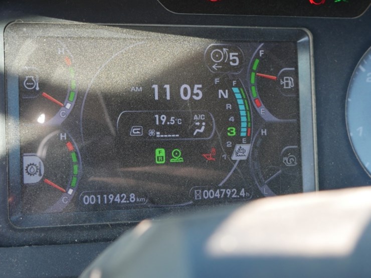 2018-komatsu-wa270-8-image-3