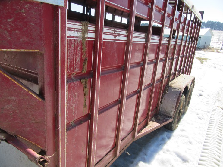 #8958-•-1991-travalong-gooseneck-livestock-trailer-(has-wi-title)-image-8