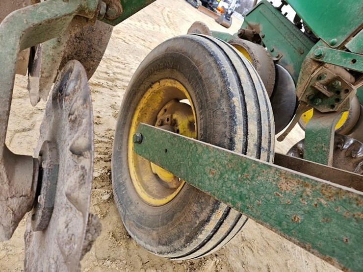 john-deere-7000-image-26