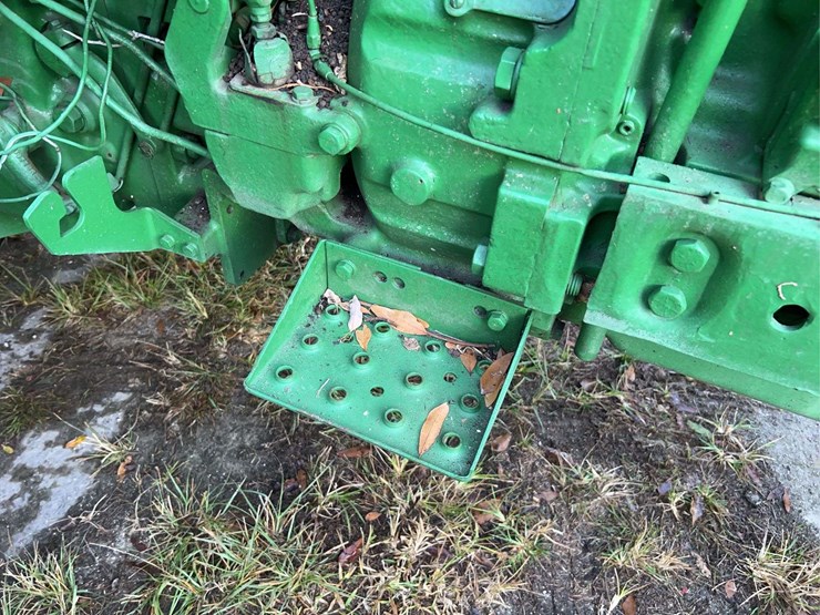 john-deere-3020-image-33