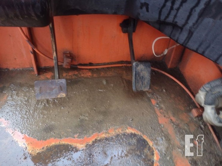 2005-jlg-g9-43a-image-7