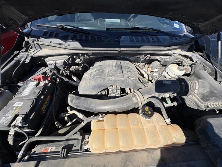 2016-ford-f150-xlt-image-14