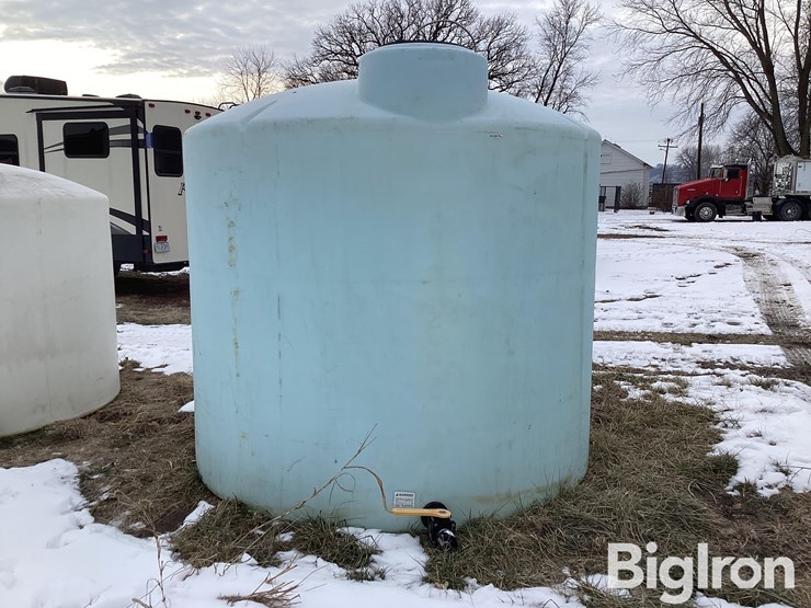 2,500-gallon-water/liquid-fertilizer-tank-image-2