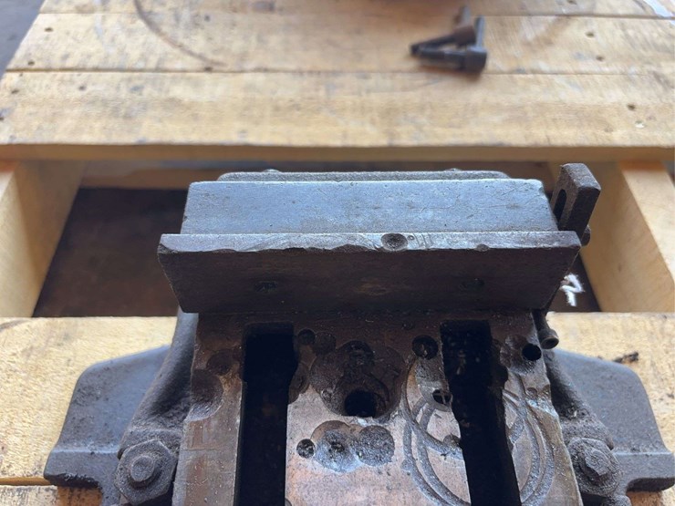 bfc-(125)-heavy-duty-milling-swivel-vise-image-7