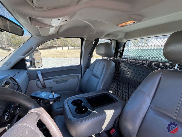 2010-chevrolet-silverado-s/a-service-truck-image-67