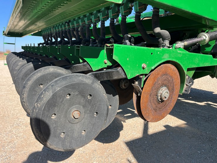 2016-great-plains-3s4000-image-32