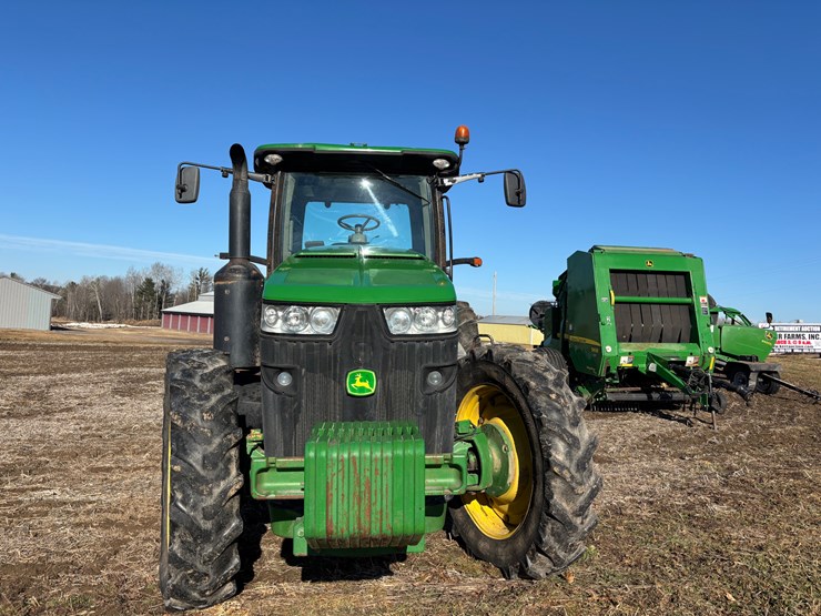 john-deere-8260r-image-8