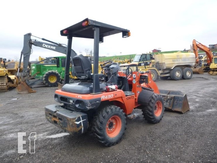 2019-kubota-r430-image-26