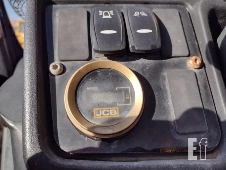 2017-jcb-510-42-image-11