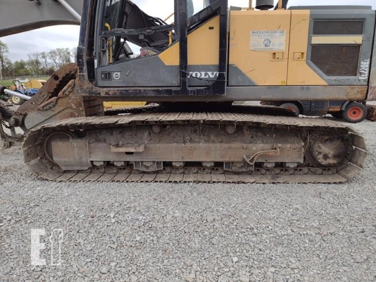 2015-volvo-ec220e-lr-image-35