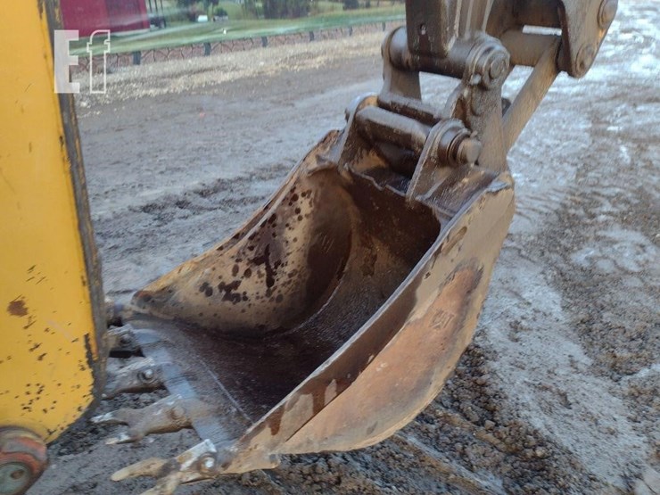 2005-caterpillar-420d-image-30