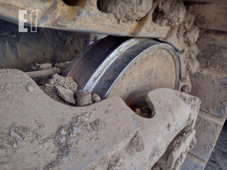 2008-deere-750j-lt-image-35