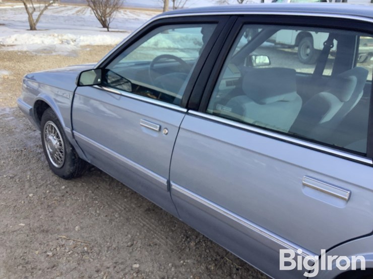 1995-oldsmobile-cutlass-ciera-sl-4-door-sedan-image-19