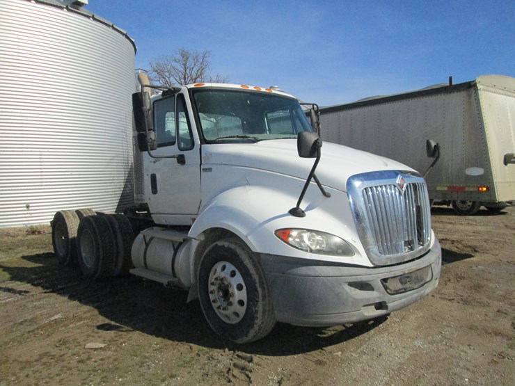 2012-international-prostar-image-2