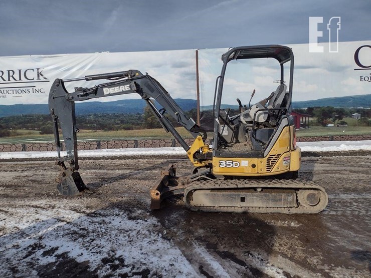 2013-deere-35d-image-1