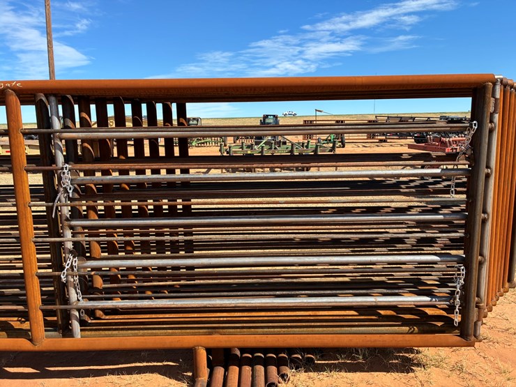 #t8298-•-(10)-cattle-panels-image-2